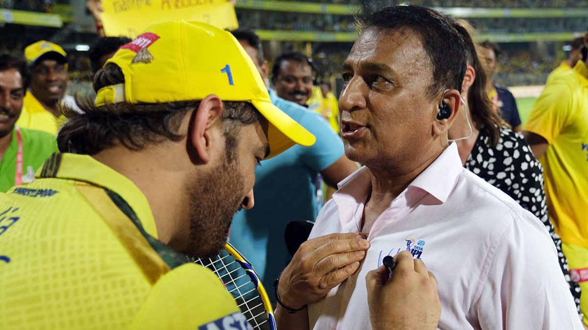 Gavaskar became emotional about Dhoni’s autograph on his shirt
