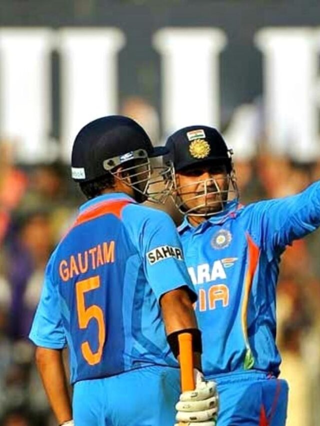 sehwag-gambhir-indore-2011-afp_1351159602_1351159627